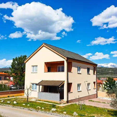 Apartman Maretta * Posedarje