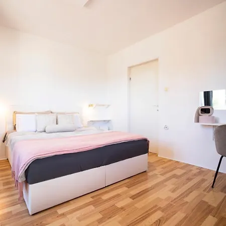 Apartman Maretta * Posedarje